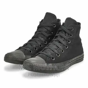 *Converse Hightops* Sizes. *36 37 38 39 40 41 42 43*