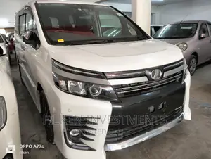 Toyota Voxy 2017 White
