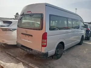 Toyota HiAce 2017 Silver