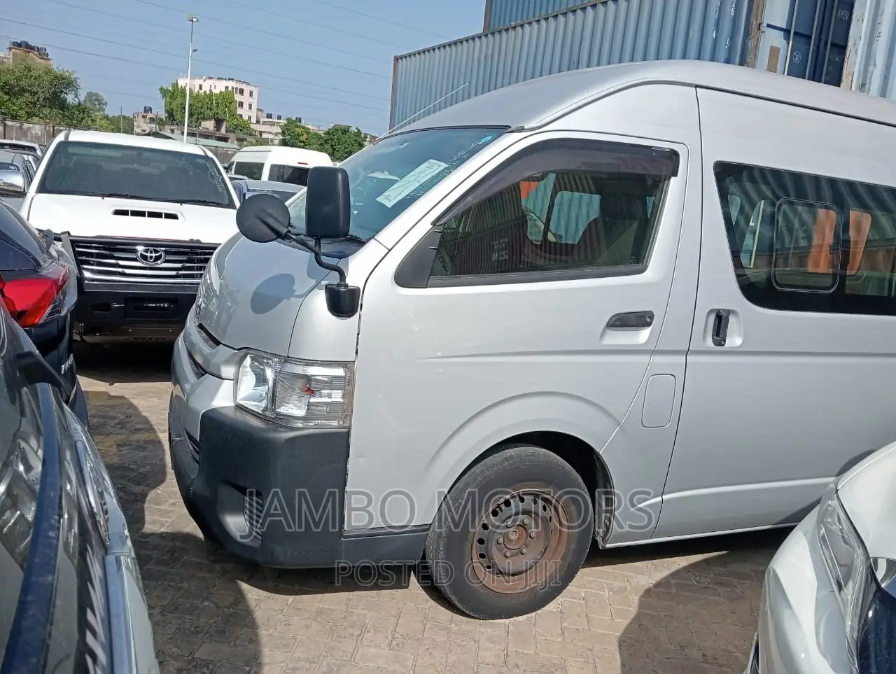 Toyota HiAce 2017 Silver