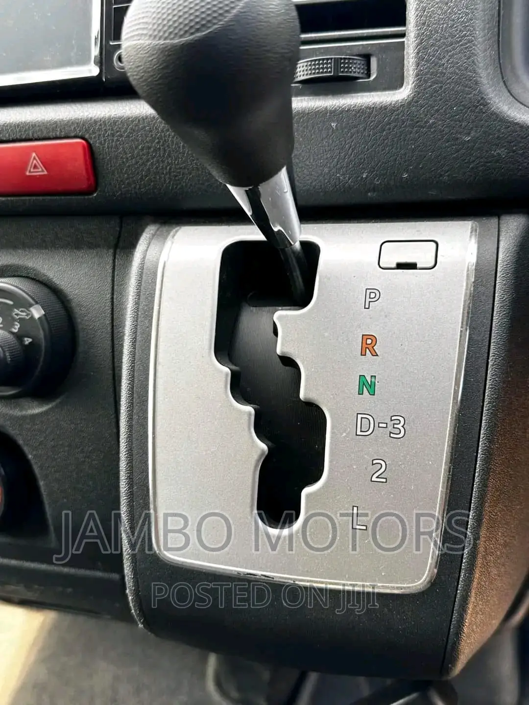 Toyota HiAce 2017 Silver