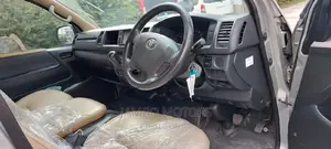 Toyota HiAce 2017 Silver