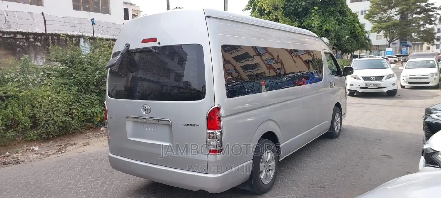 Toyota HiAce 2017 Silver