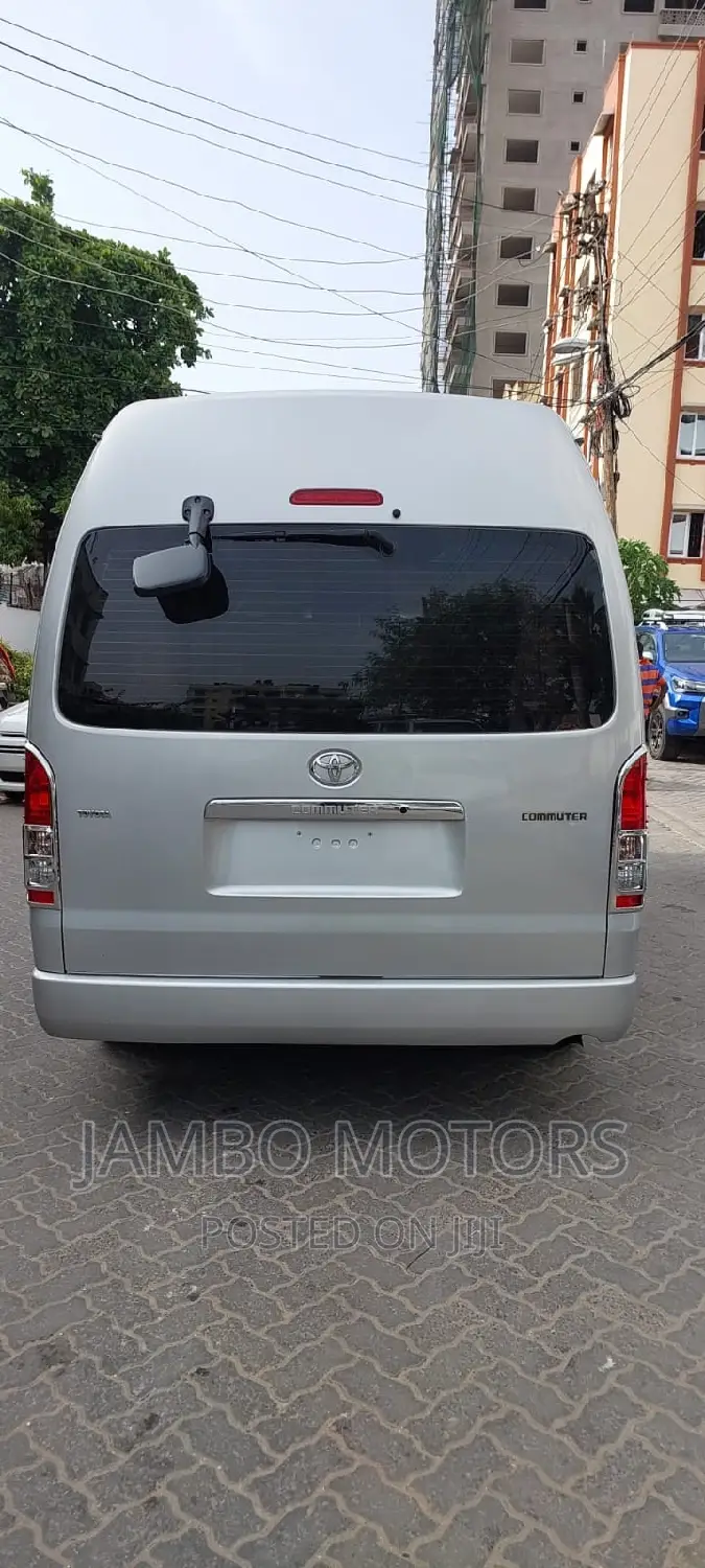Toyota HiAce 2017 Silver
