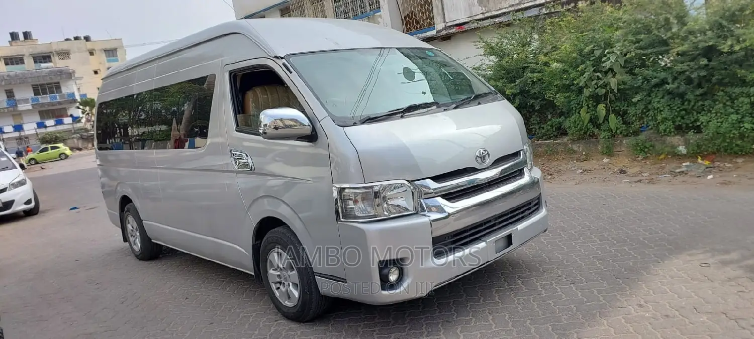 Toyota HiAce 2017 Silver