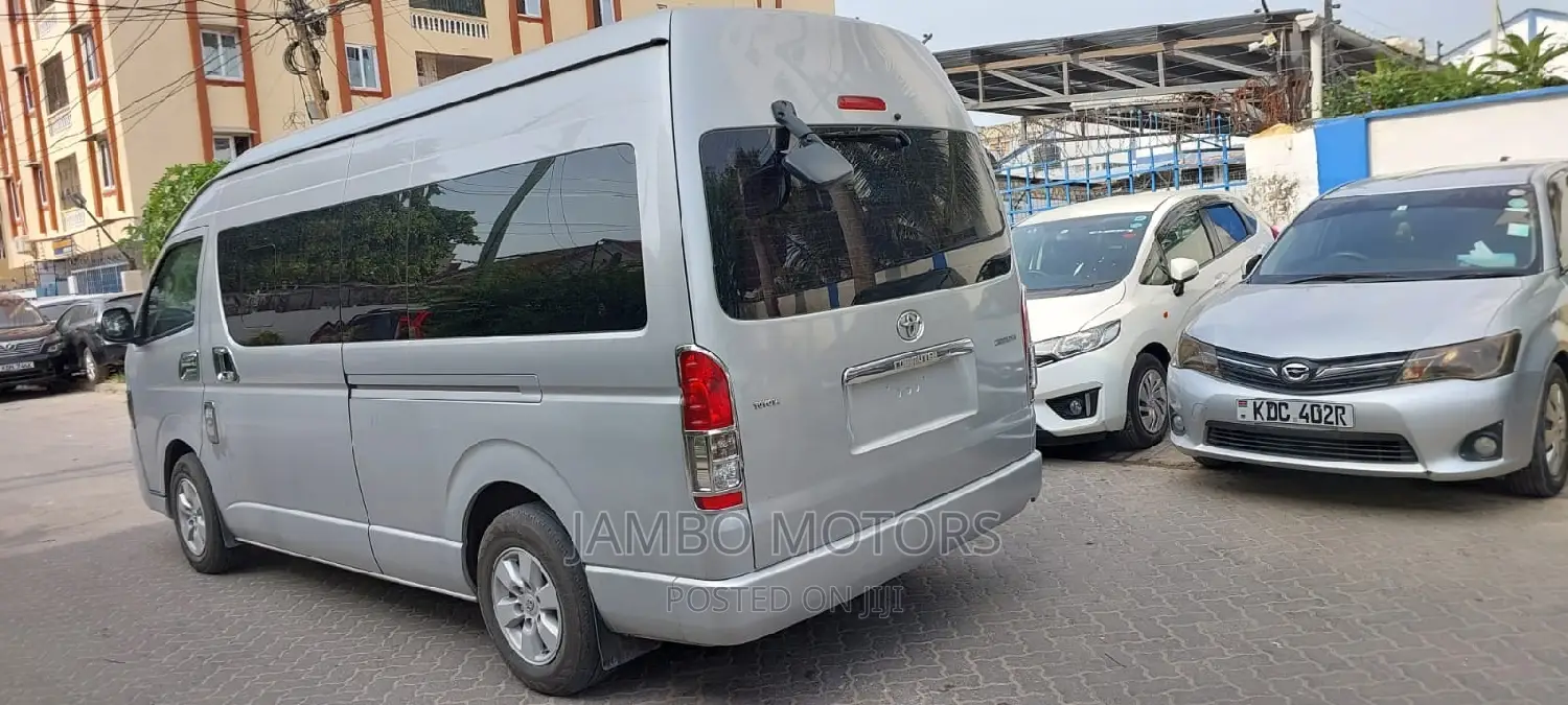 Toyota HiAce 2017 Silver