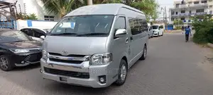 Toyota HiAce 2017 Silver