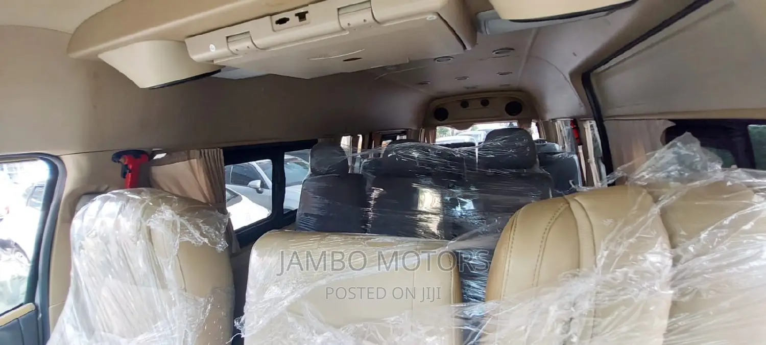 Toyota HiAce 2017 Silver