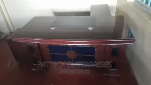 Executive Imported Morden Office Desk 1.6 MTRS