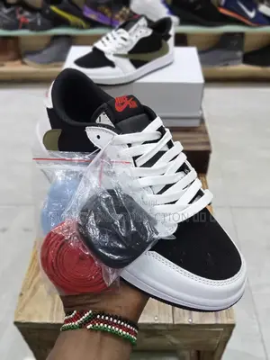 SB Dunks, Travis Scott X Jordan 