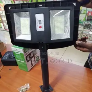 Quality- 300w Cclamp Cl115 Solar Street Lamp + Metal Pole