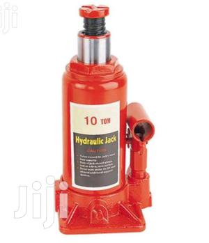 New 10 Tonnes Bottle Hydraulic Jack. Free Delivery Within Nrb Town.