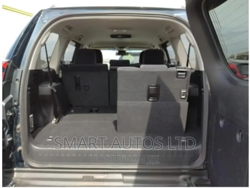 Toyota Land Cruiser 2018 Blue
