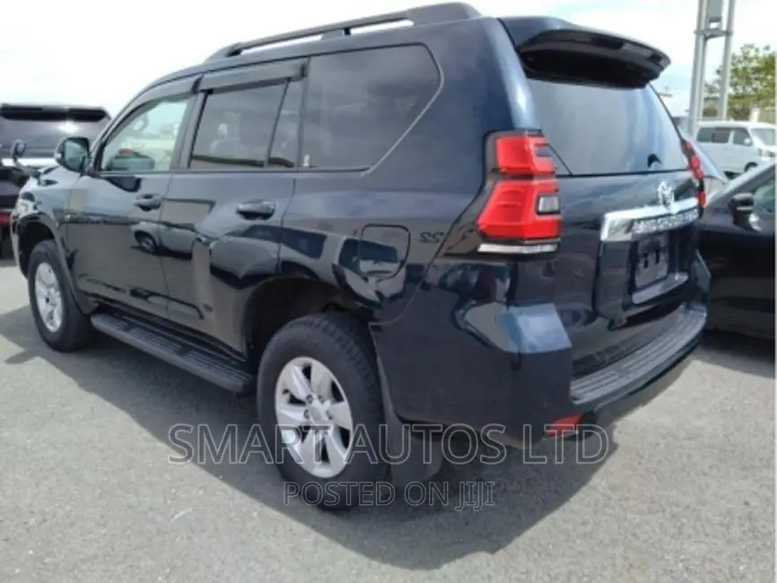 Toyota Land Cruiser 2018 Blue