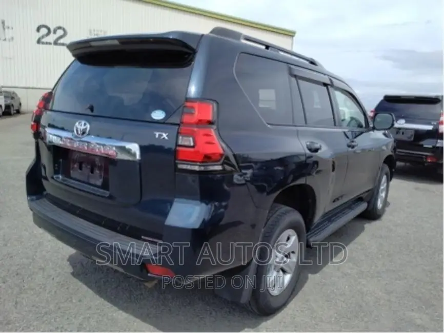 Toyota Land Cruiser 2018 Blue