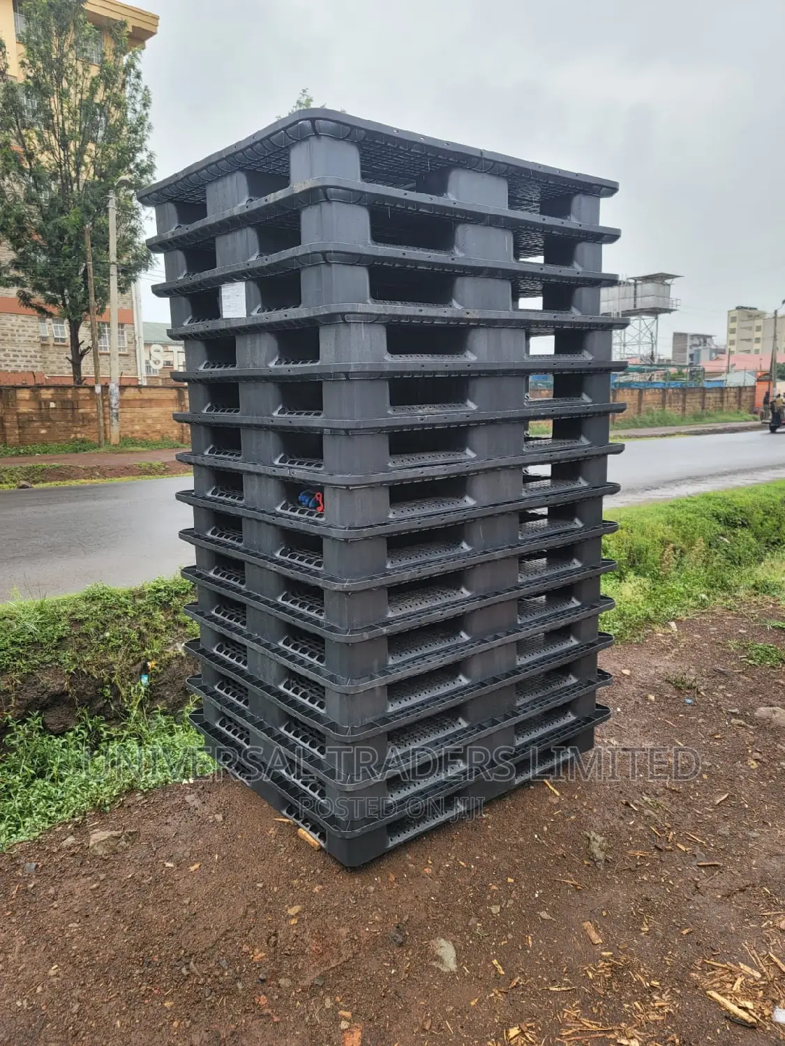 Heavy Duty Plastic Pallets - Premium Pallets for Store Use