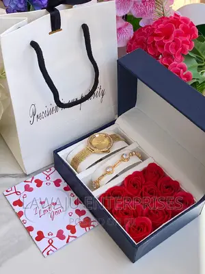 Gold Floral Set