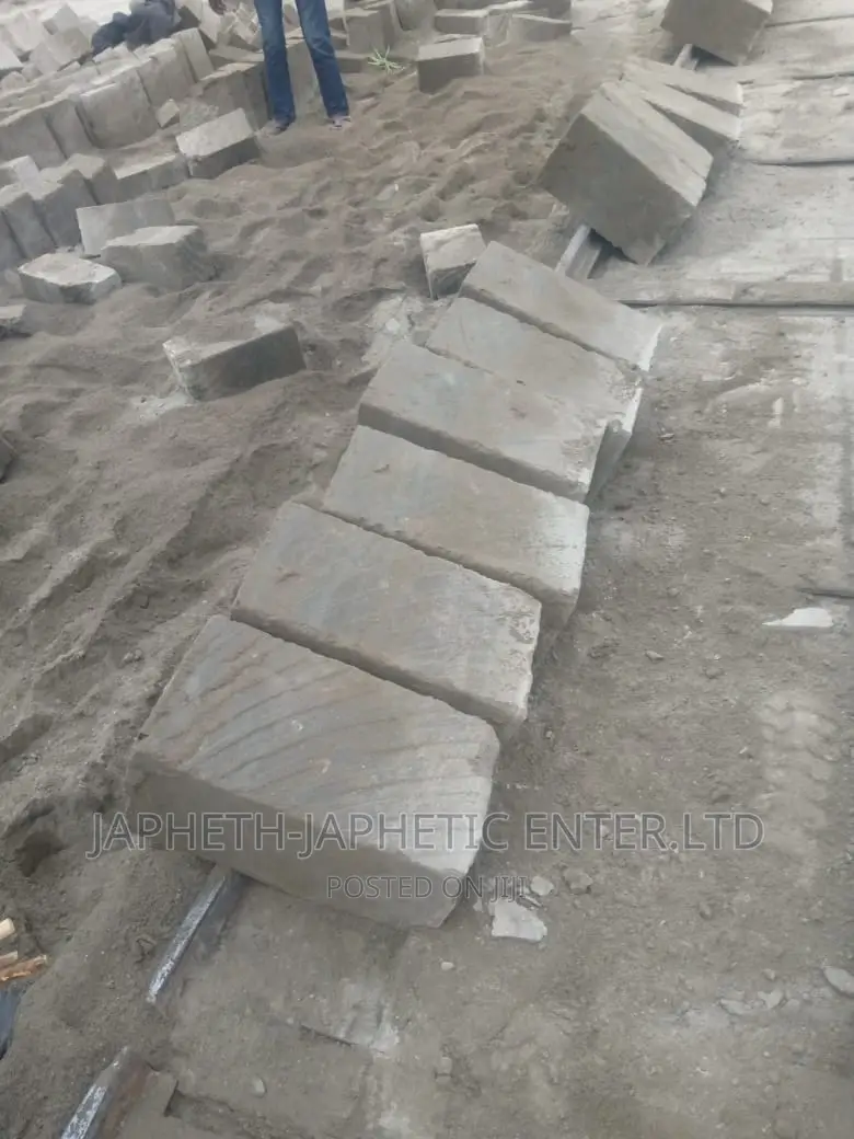 All Size of Machine Cut Stones ,*