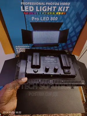Pro Led 800 Vedio/Photo (2 Batteries + Camera Clip , Ac Adp