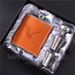 Brown Leather Whiskey Flask Set