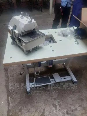 High Speed Industrial Overlock Sewing Machine