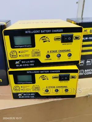 Intelligent Battery Charger: 8 Stages Charging Mode 12/24 V