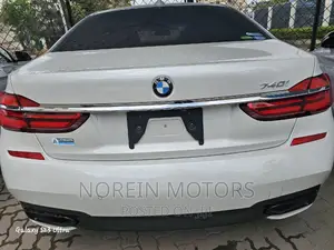 BMW 7 Series 2018 Off white
