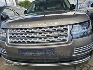 Land Rover Range Rover Vogue 2017 Gold