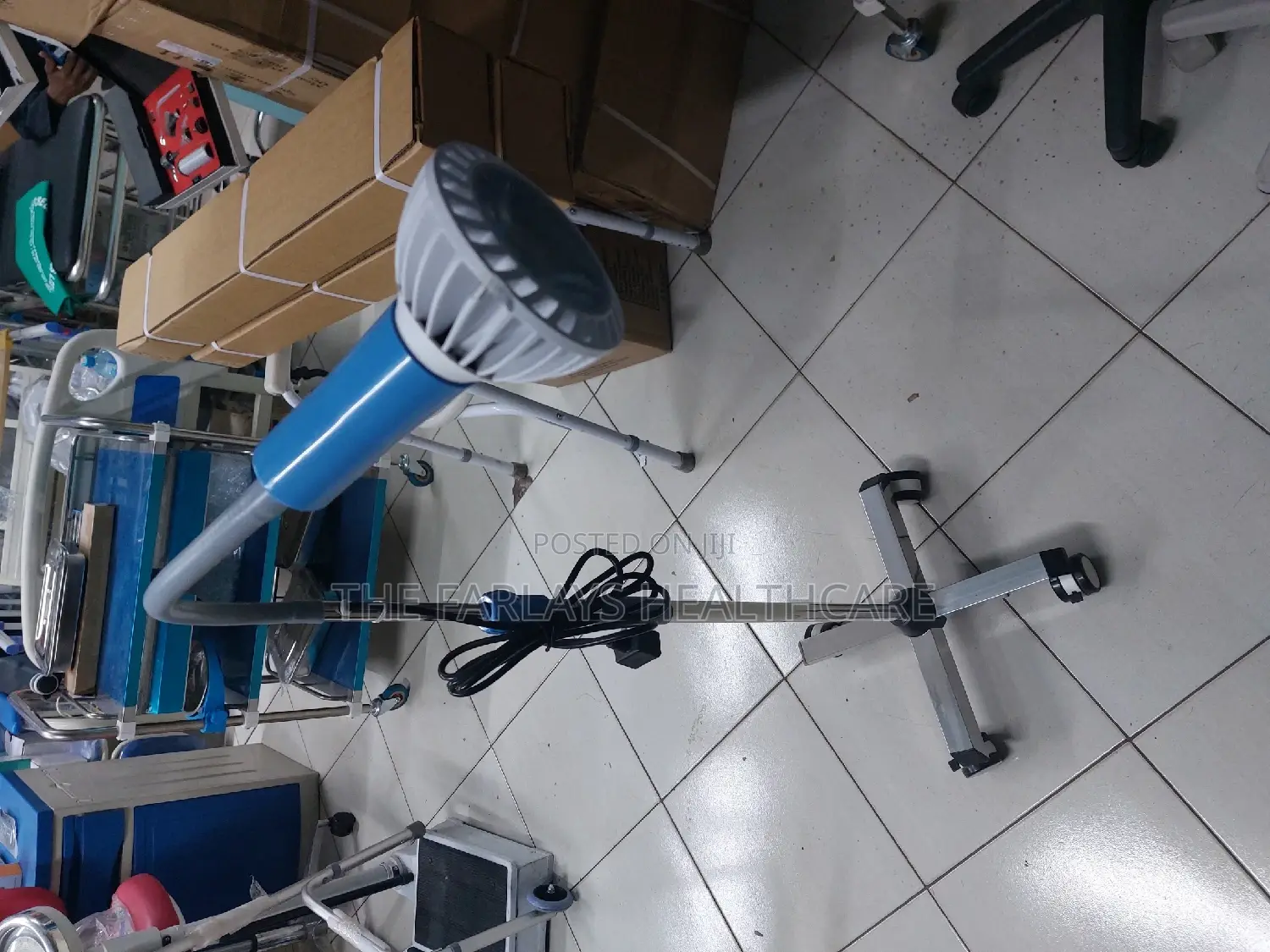 Examination Light With Adjustable Height.
