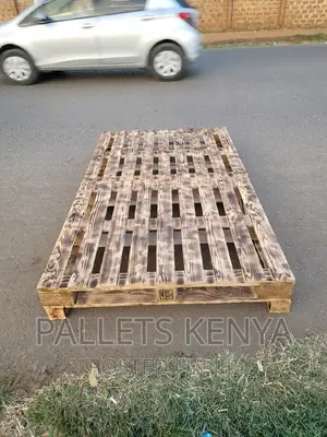 Pallet Bed- 4*6 Slightly Raised Pallet Bed. (TT07)