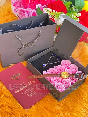 Brown Strap Ladies Watch Gift Package