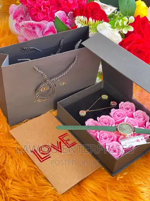 Green Strap Ladies Watch Gift Package