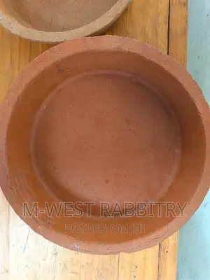 Feeding Pot Clay