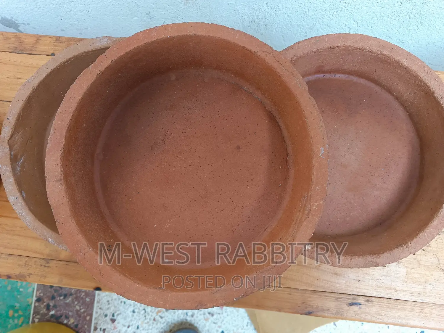 Feeding Pot Clay