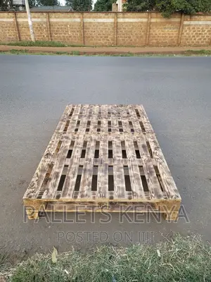 Pallet Bed- 4*6 Slightly Raised Pallet Bed. (Sl05 )