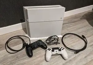 Playstation 4 Standard White 2 Controller