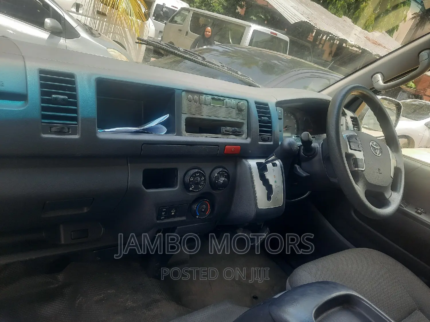Toyota HiAce 2016 White