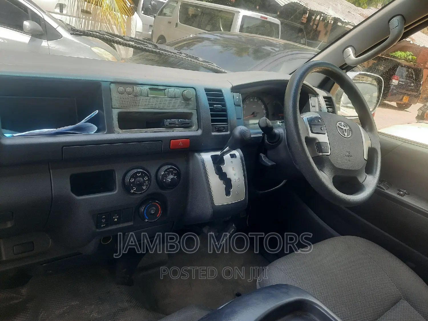 Toyota HiAce 2016 White