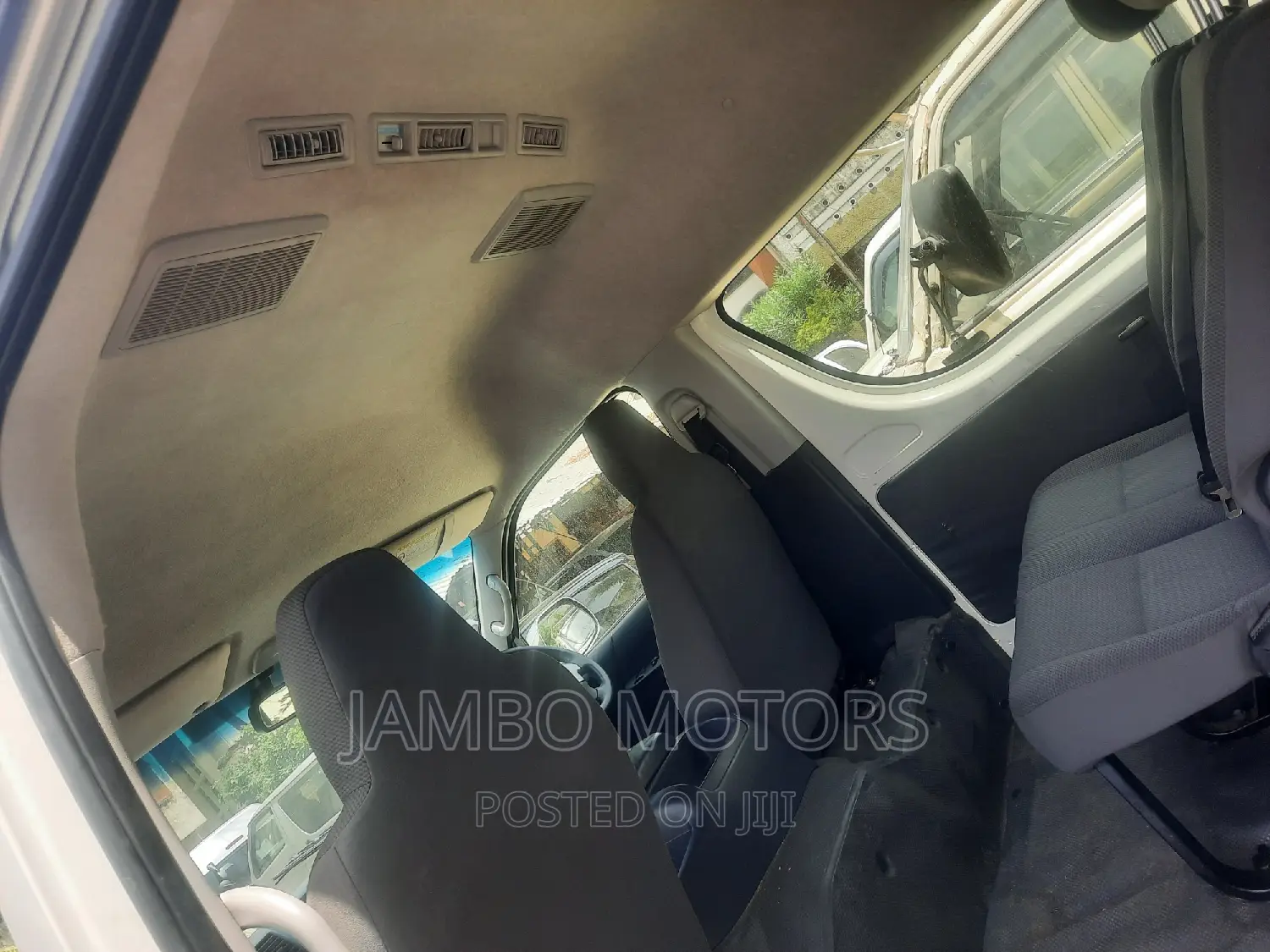 Toyota HiAce 2016 White