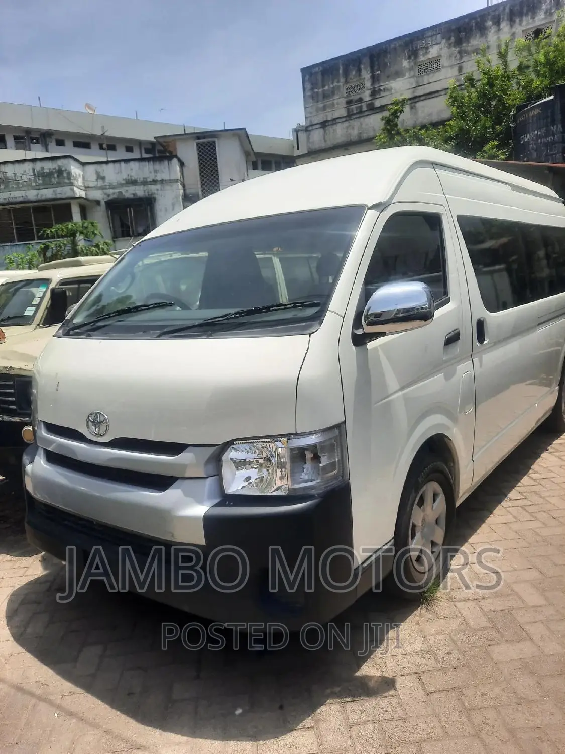 Toyota HiAce 2016 White