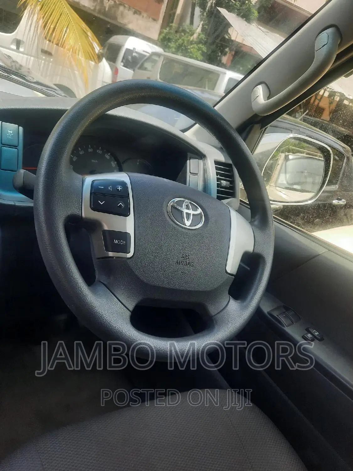 Toyota HiAce 2016 White