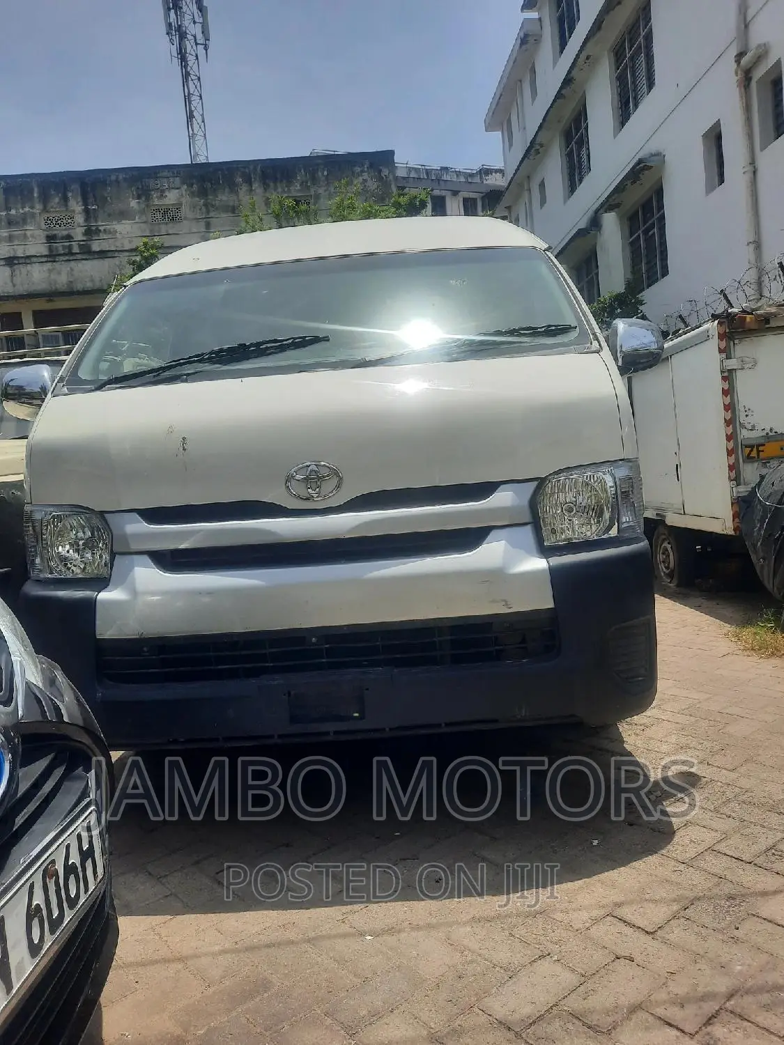 Toyota HiAce 2016 White