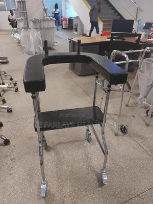 Adult Walker With Arm Support and a Seat.