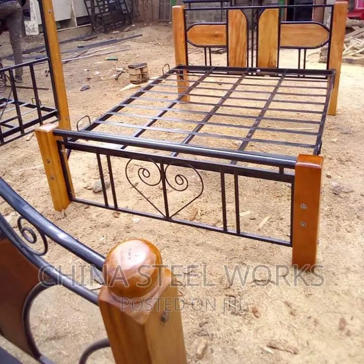 5*6 Metallic Bed. Mahogany Stands
