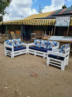 7 Seater Pallet Seat