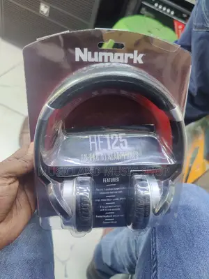Numark HF 125 Headphones