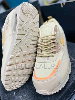 Airmax 90 Surplus Beige Sneakers