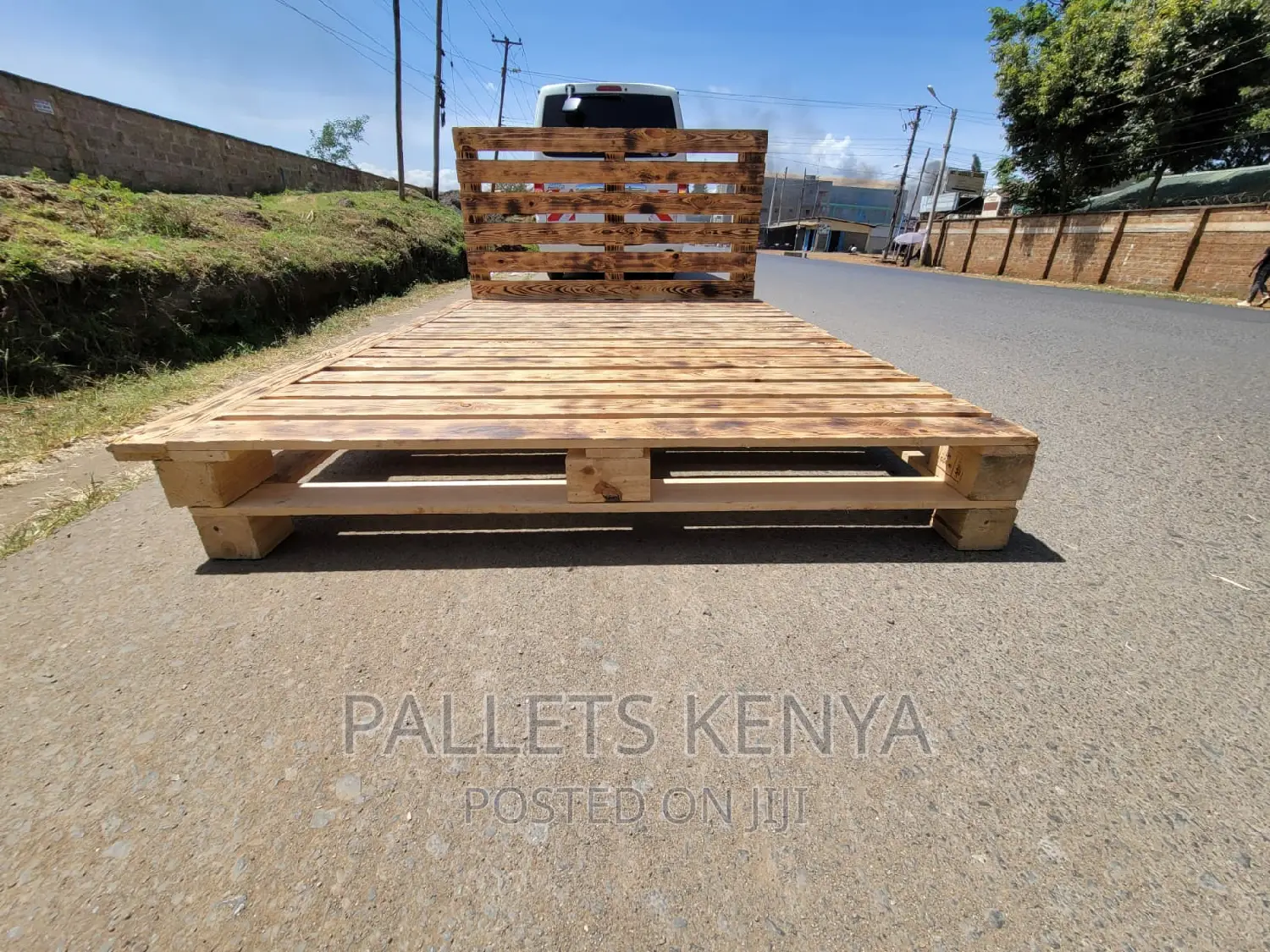 Pallet Bed- 5*6 Raised and Blazed Pallet Bed. (SK12)