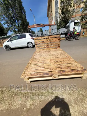 Pallet Bed- 5*6 Raised and Blazed Pallet Bed. (SK15)