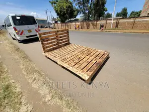 Pallet Bed- 5*6 Raised and Blazed Pallet Bed. (SK017)